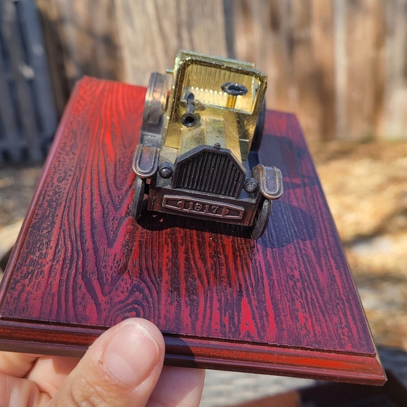 Vintage Playing Card Storage Box 1917 Ford Gold Metal Model Car Faux wooden Box - Picture 8 of 10